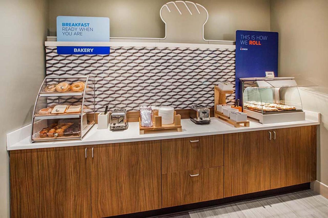 Holiday Inn Express Hotel & Suites Hot Springs By Ihg Exteriör bild